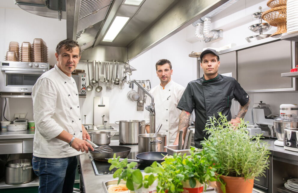 Die drei Köche des Restaurants im Seewirt Zauner in der Küche